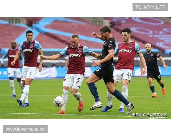 桑德兰球迷回归主场助威，球队近期表现稳健