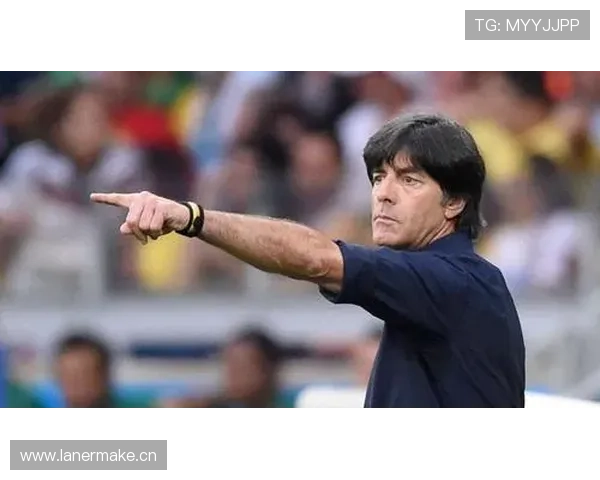 勒夫世界杯战术体系解析：攻守平衡与控球推进的持续优化